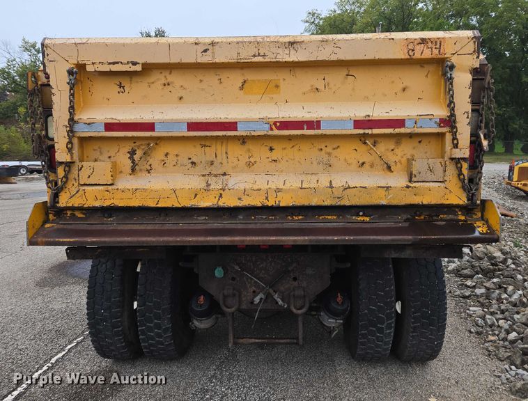 image for item DU3708 2013 International WorkStar 7500 dump truck