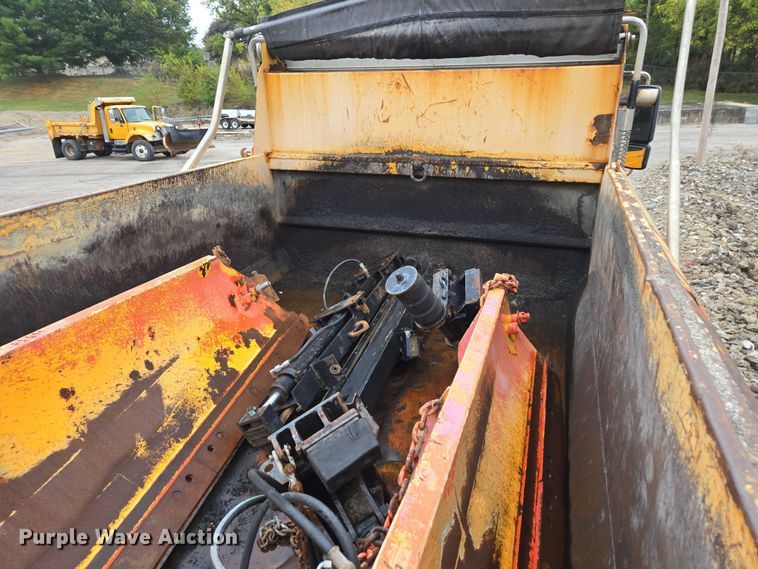 image for item DU3708 2013 International WorkStar 7500 dump truck