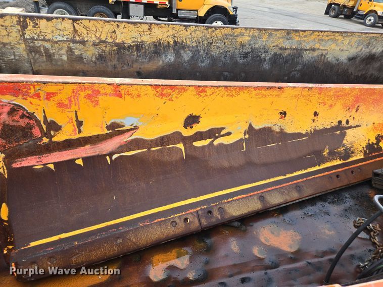 image for item DU3708 2013 International WorkStar 7500 dump truck