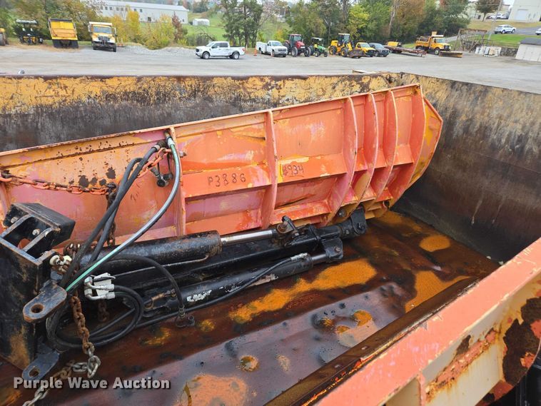 image for item DU3708 2013 International WorkStar 7500 dump truck