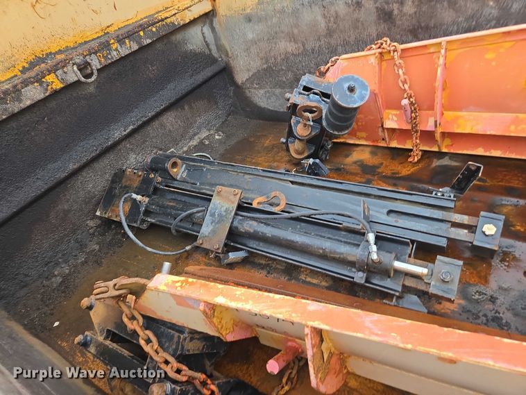 image for item DU3708 2013 International WorkStar 7500 dump truck