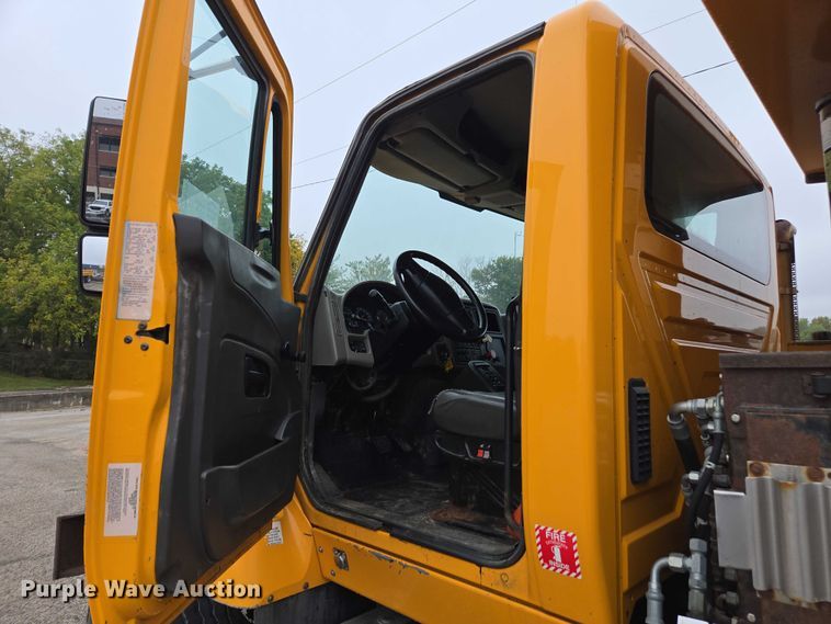 image for item DU3708 2013 International WorkStar 7500 dump truck