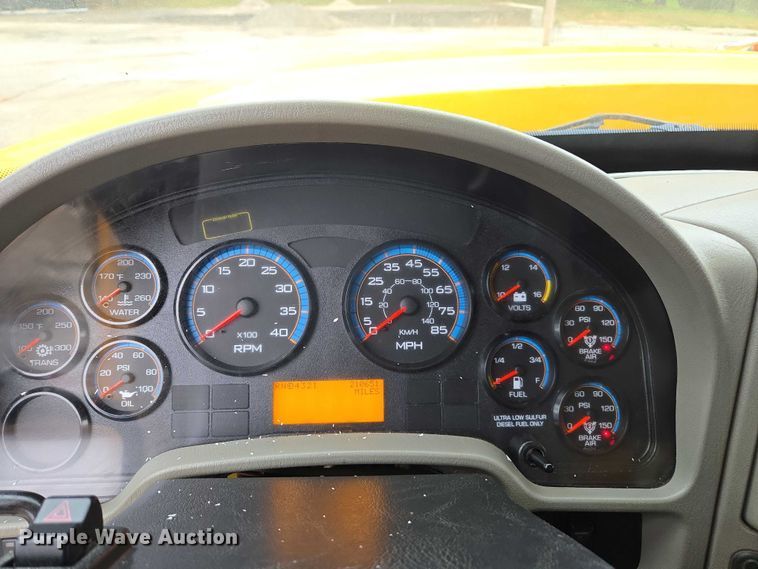 image for item DU3708 2013 International WorkStar 7500 dump truck