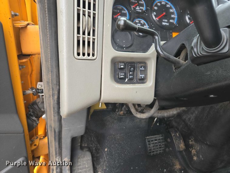 image for item DU3708 2013 International WorkStar 7500 dump truck