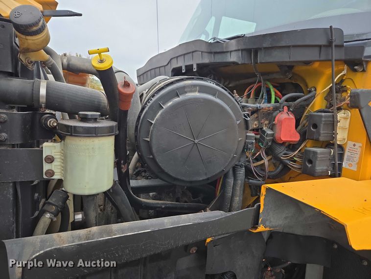 image for item DU3708 2013 International WorkStar 7500 dump truck