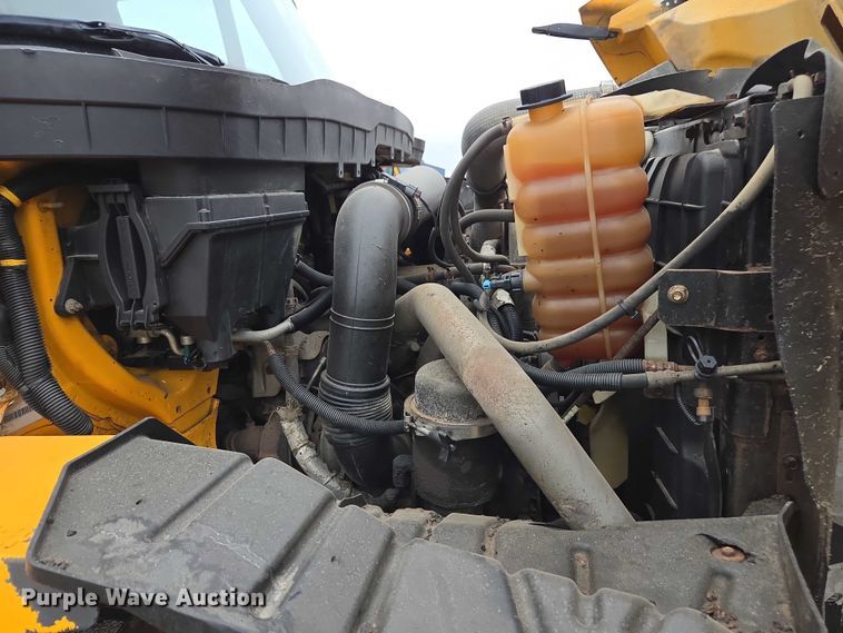 image for item DU3708 2013 International WorkStar 7500 dump truck