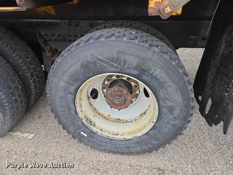 image for item DU3708 2013 International WorkStar 7500 dump truck