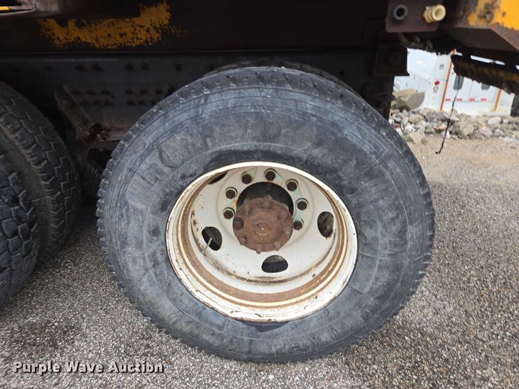 image for item DU3708 2013 International WorkStar 7500 dump truck