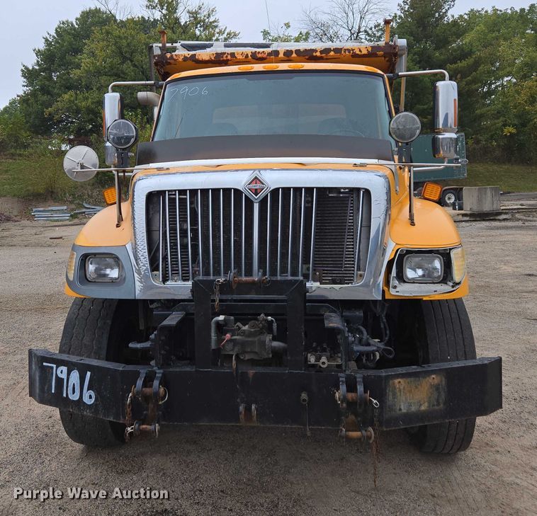 image for item DU3709 2007 International 7400 dump truck