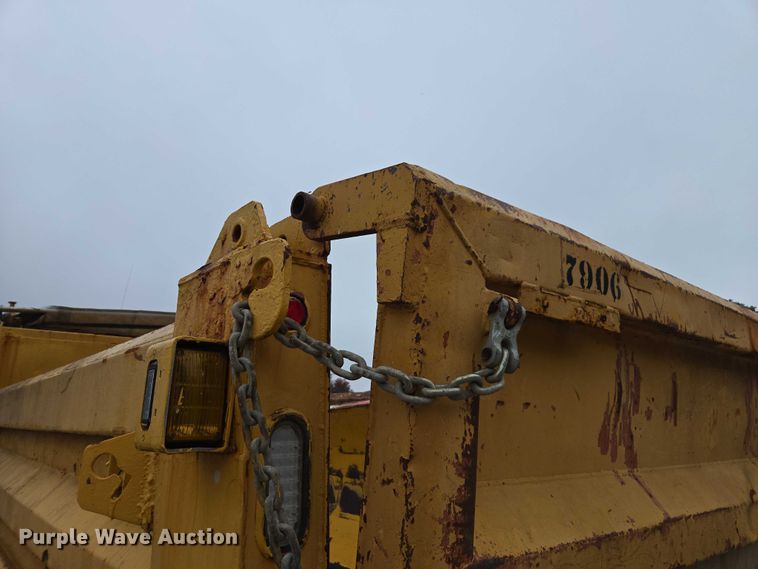 image for item DU3709 2007 International 7400 dump truck