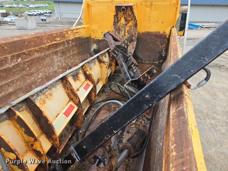 image for item DU3709 2007 International 7400 dump truck