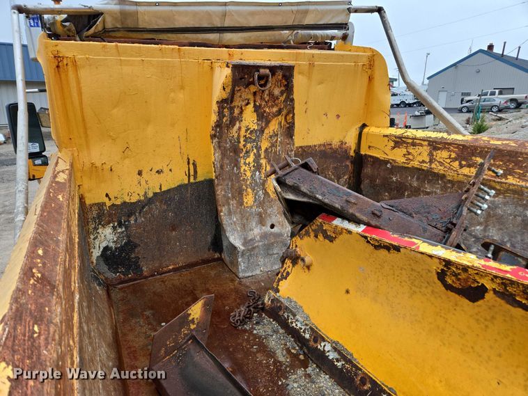 image for item DU3709 2007 International 7400 dump truck