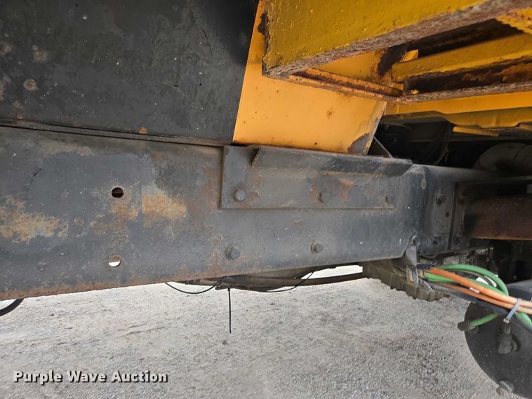 image for item DU3709 2007 International 7400 dump truck