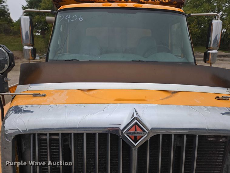 image for item DU3709 2007 International 7400 dump truck