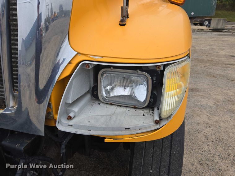 image for item DU3709 2007 International 7400 dump truck