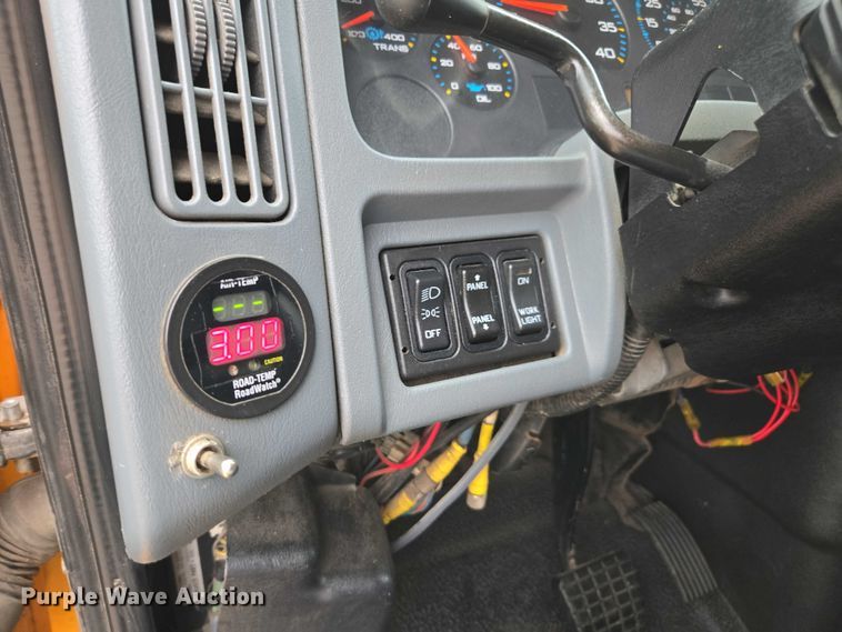 image for item DU3709 2007 International 7400 dump truck