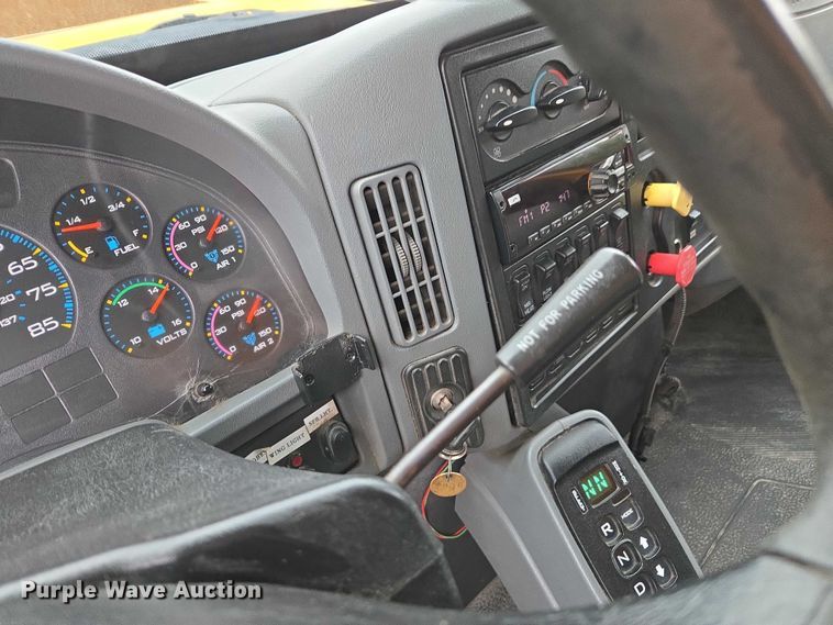 image for item DU3709 2007 International 7400 dump truck