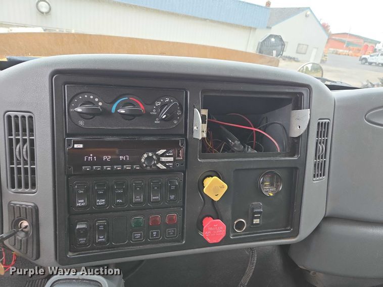 image for item DU3709 2007 International 7400 dump truck