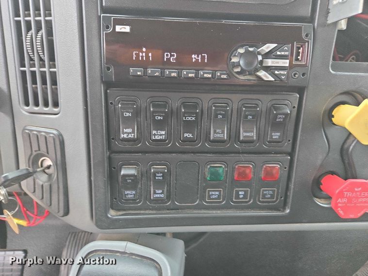 image for item DU3709 2007 International 7400 dump truck