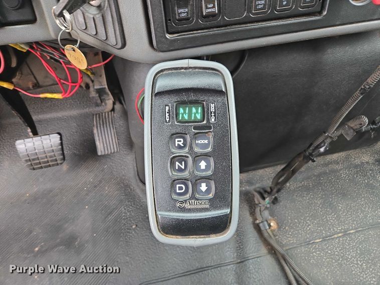 image for item DU3709 2007 International 7400 dump truck