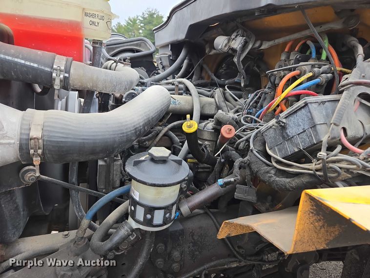 image for item DU3709 2007 International 7400 dump truck