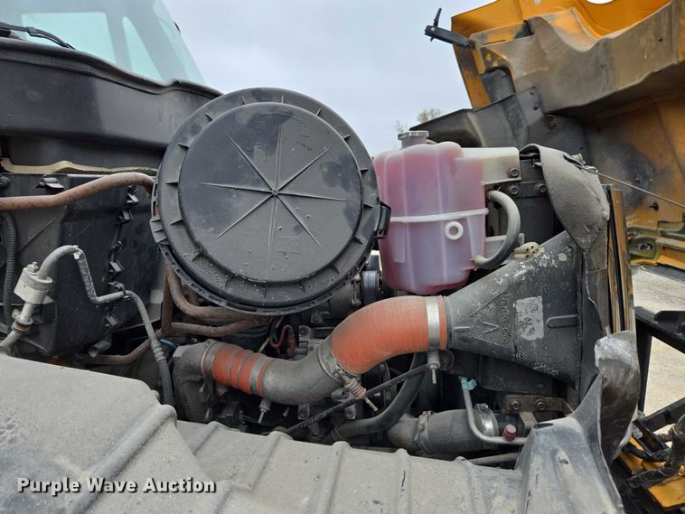 image for item DU3709 2007 International 7400 dump truck