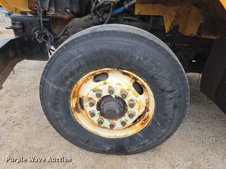 image for item DU3709 2007 International 7400 dump truck