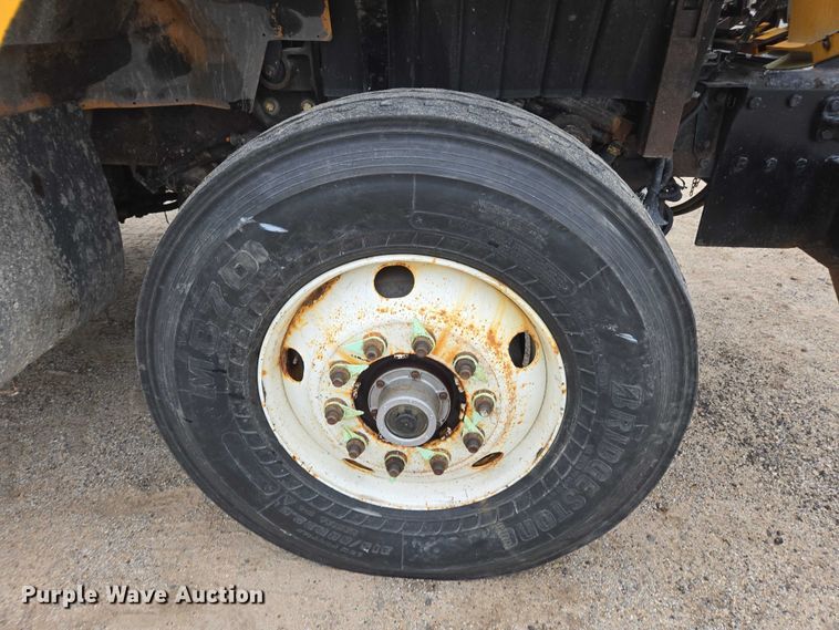 image for item DU3709 2007 International 7400 dump truck