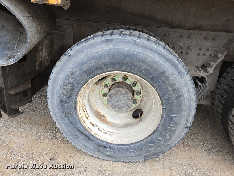 image for item DU3709 2007 International 7400 dump truck