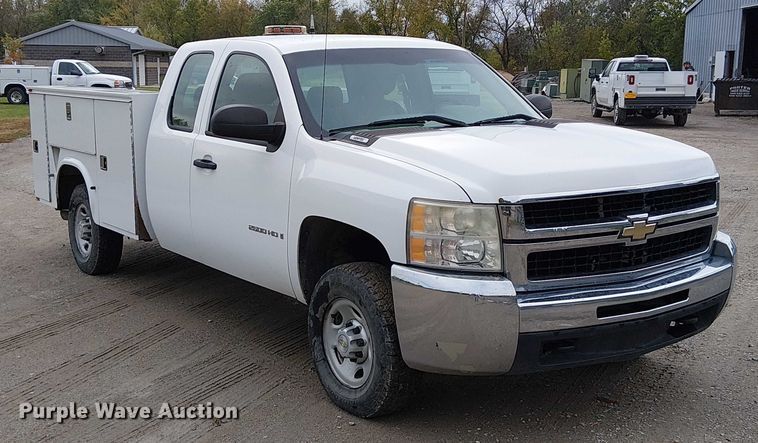 image for item DU3724 2009 Chevrolet 2500HD Ext. Cab utility bed pickup truck