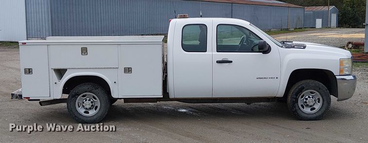 image for item DU3724 2009 Chevrolet 2500HD Ext. Cab utility bed pickup truck