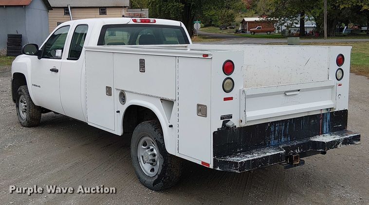 image for item DU3724 2009 Chevrolet 2500HD Ext. Cab utility bed pickup truck