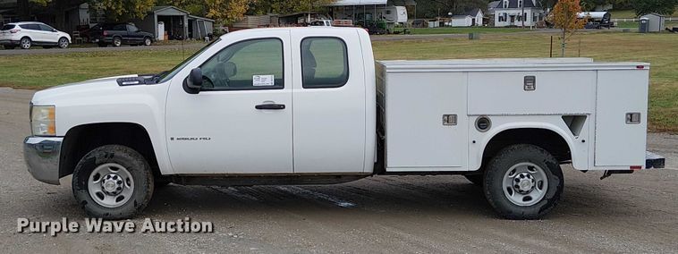 image for item DU3724 2009 Chevrolet 2500HD Ext. Cab utility bed pickup truck