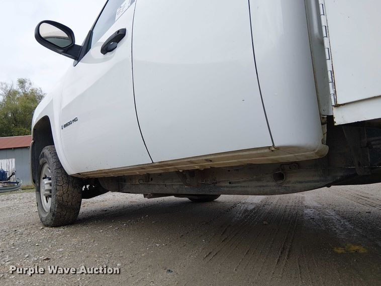 image for item DU3724 2009 Chevrolet 2500HD Ext. Cab utility bed pickup truck