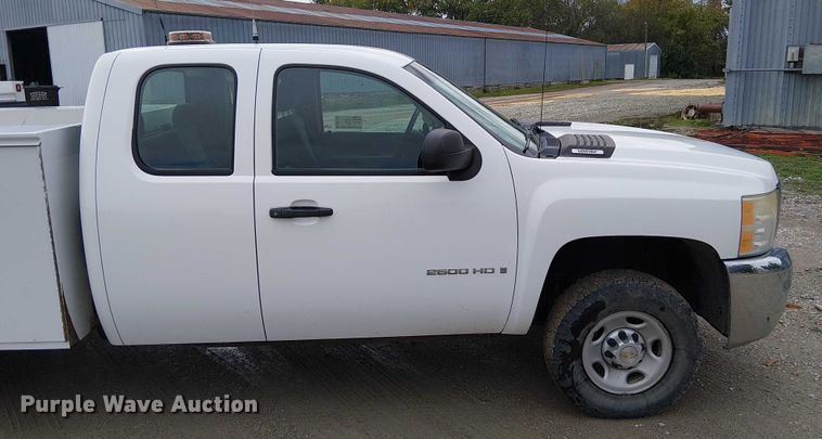 image for item DU3724 2009 Chevrolet 2500HD Ext. Cab utility bed pickup truck