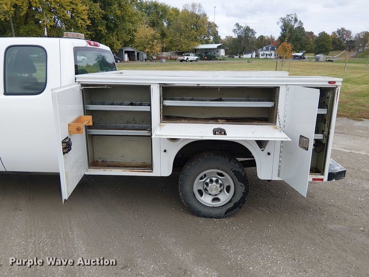 image for item DU3724 2009 Chevrolet 2500HD Ext. Cab utility bed pickup truck