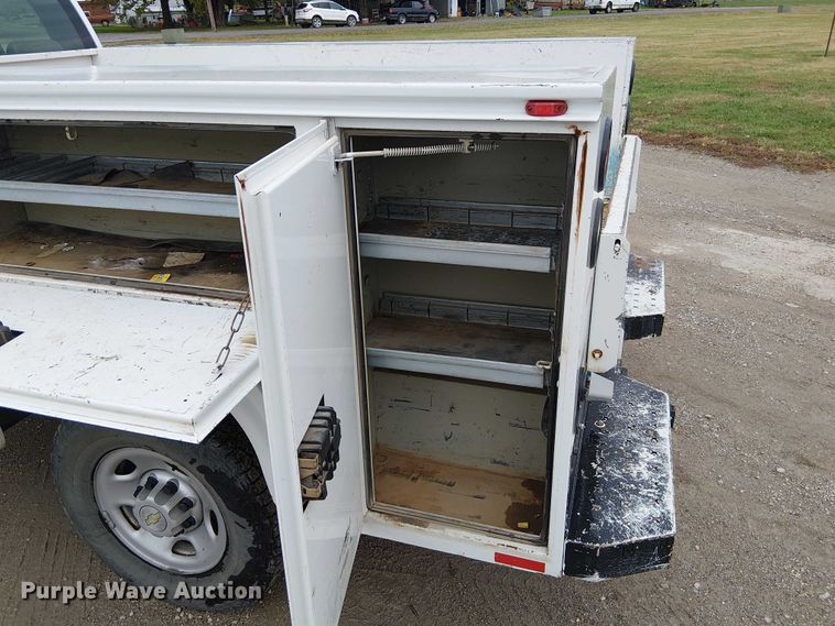 image for item DU3724 2009 Chevrolet 2500HD Ext. Cab utility bed pickup truck