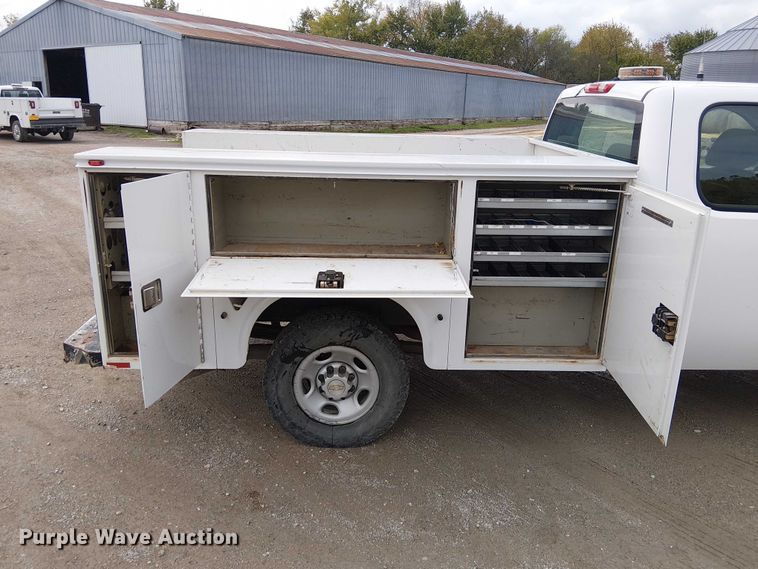 image for item DU3724 2009 Chevrolet 2500HD Ext. Cab utility bed pickup truck