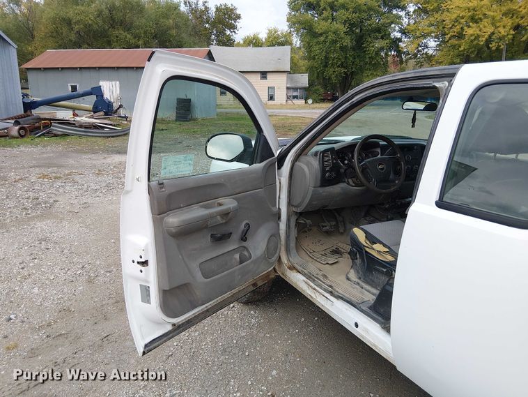 image for item DU3724 2009 Chevrolet 2500HD Ext. Cab utility bed pickup truck