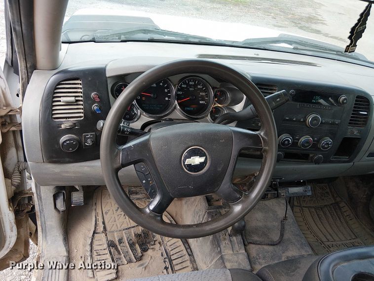 image for item DU3724 2009 Chevrolet 2500HD Ext. Cab utility bed pickup truck