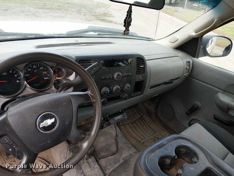 image for item DU3724 2009 Chevrolet 2500HD Ext. Cab utility bed pickup truck