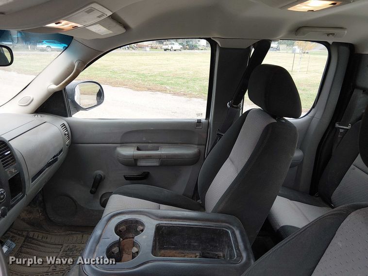 image for item DU3724 2009 Chevrolet 2500HD Ext. Cab utility bed pickup truck