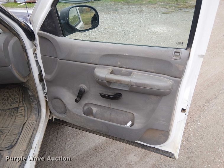 image for item DU3724 2009 Chevrolet 2500HD Ext. Cab utility bed pickup truck