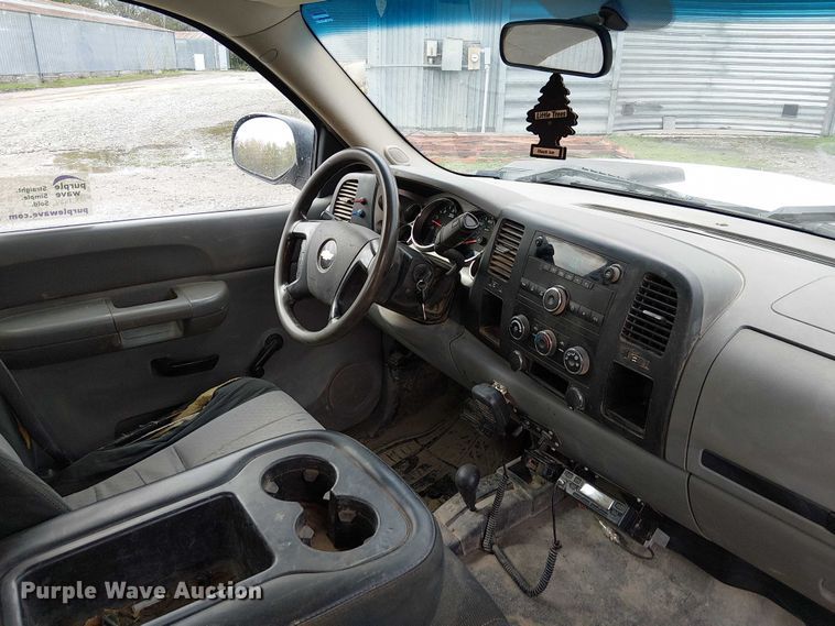 image for item DU3724 2009 Chevrolet 2500HD Ext. Cab utility bed pickup truck