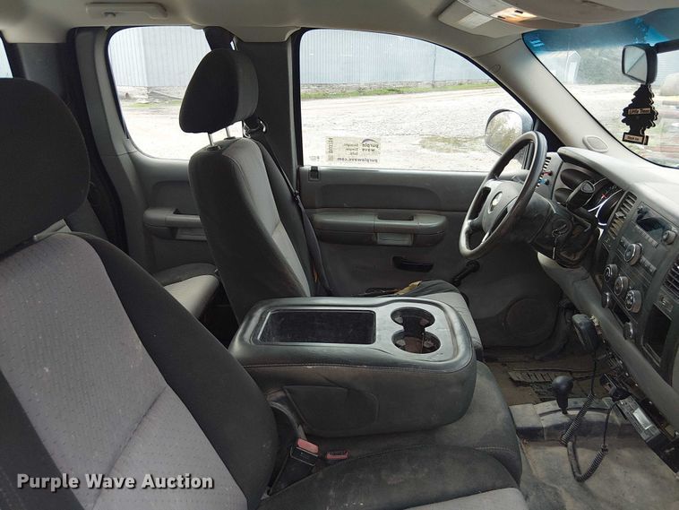 image for item DU3724 2009 Chevrolet 2500HD Ext. Cab utility bed pickup truck