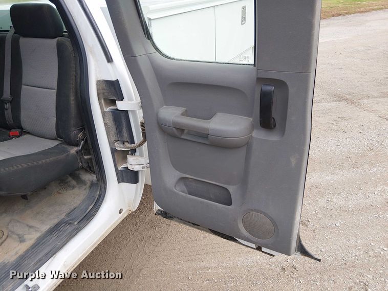 image for item DU3724 2009 Chevrolet 2500HD Ext. Cab utility bed pickup truck