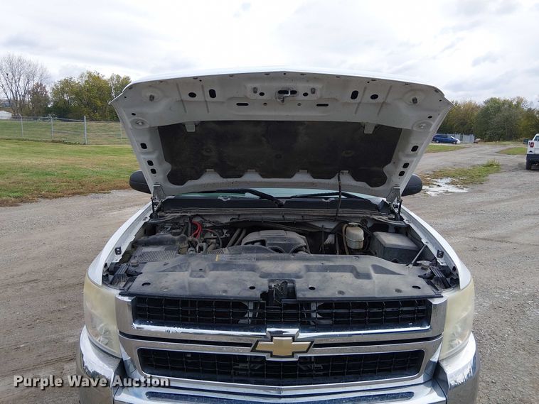 image for item DU3724 2009 Chevrolet 2500HD Ext. Cab utility bed pickup truck