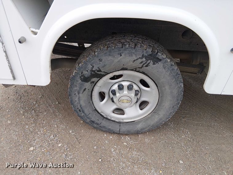 image for item DU3724 2009 Chevrolet 2500HD Ext. Cab utility bed pickup truck