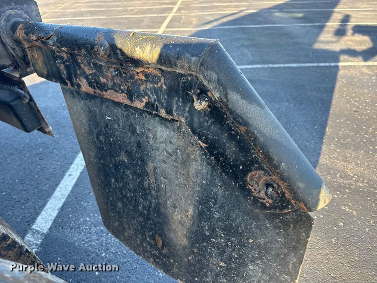 image for item DW6660 2007 International 8600 semi truck