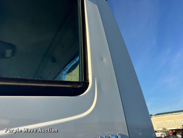 image for item DW6660 2007 International 8600 semi truck